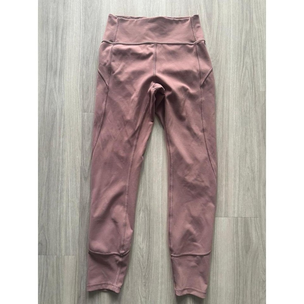 Lululemon In Movement Tight 25" *Everlux size‎ 6